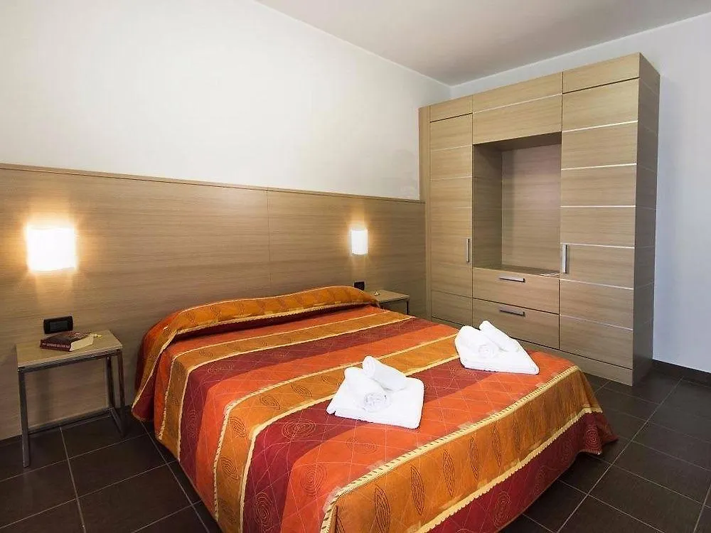 *** Aparthotel Residence Corte Camaldoli Garda  Italien